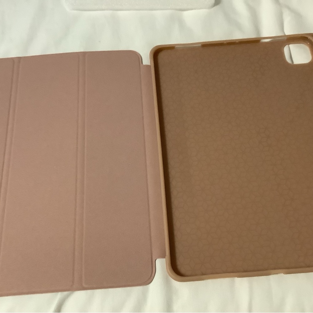 Rose Gold Tablet Case - Picture 4 of 5